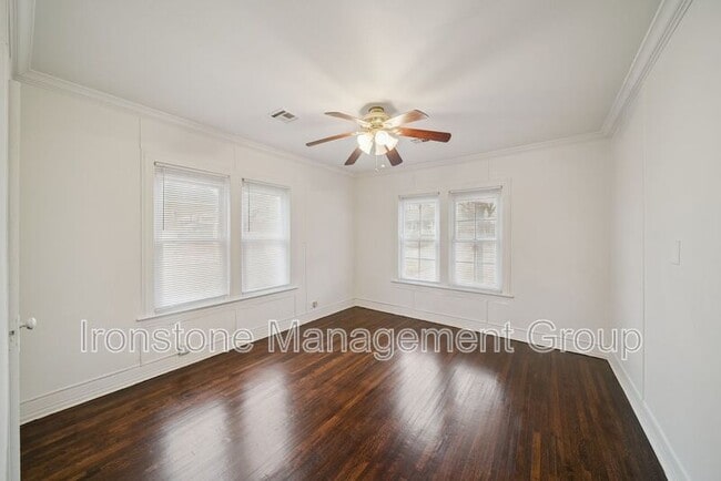 Building Photo - 2119 W 40th St