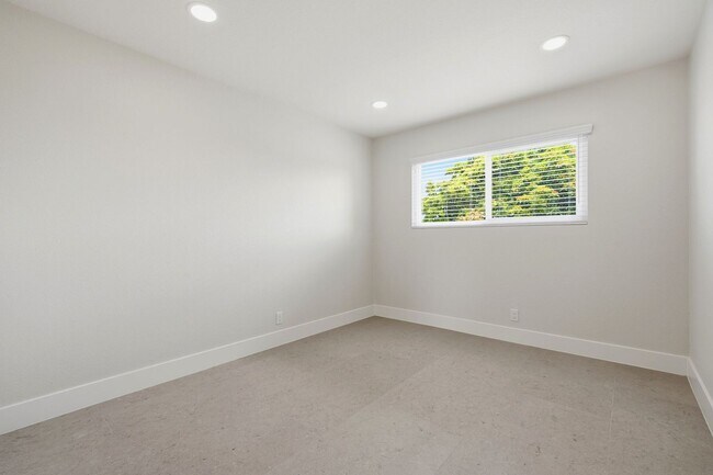 Building Photo - 19022 Summerfield Ln