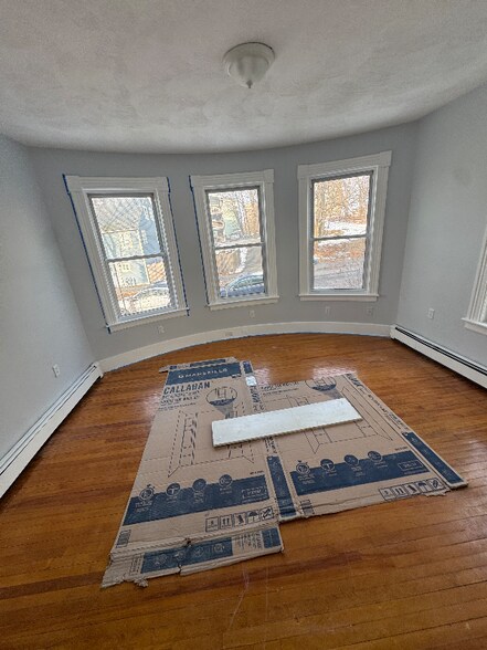 Building Photo - 35 Haynes St