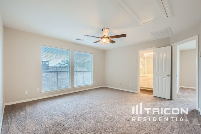 Building Photo - 122 Freedom Ct