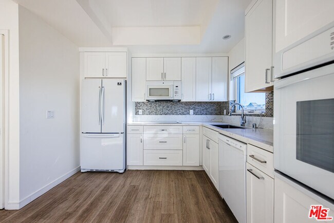 Building Photo - 1187 Crenshaw Blvd