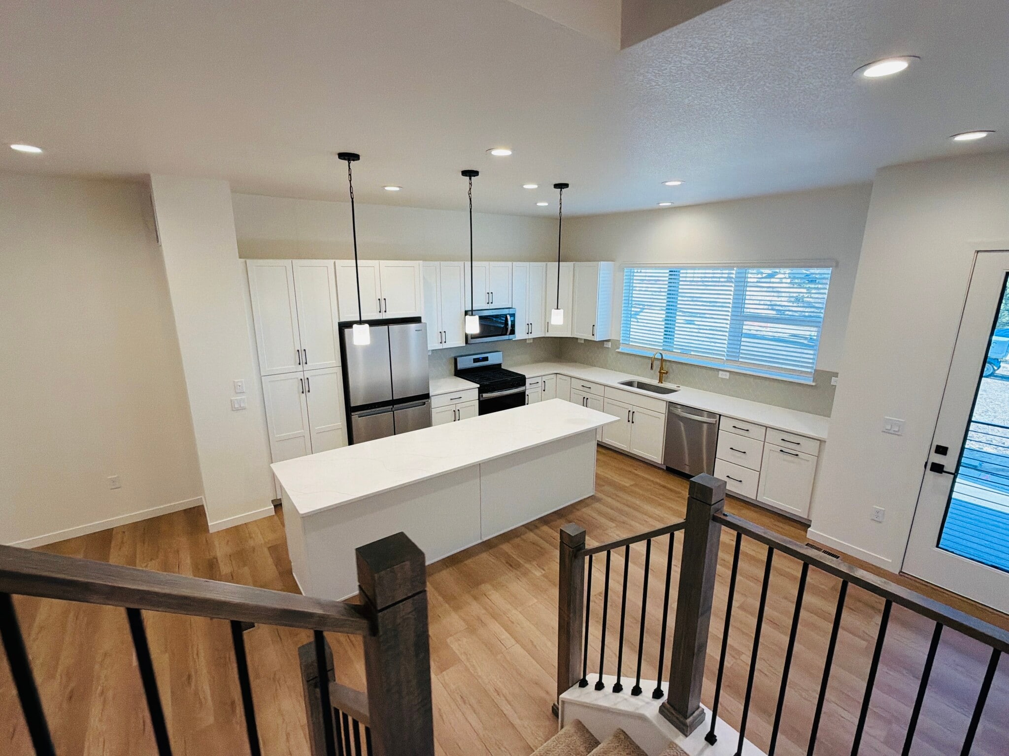 Building Photo - 7180 Clove Hitch Hts