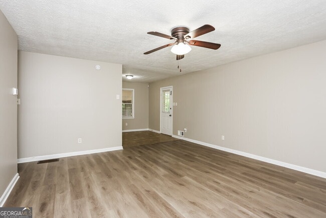 Building Photo - 2609 Farn Dr