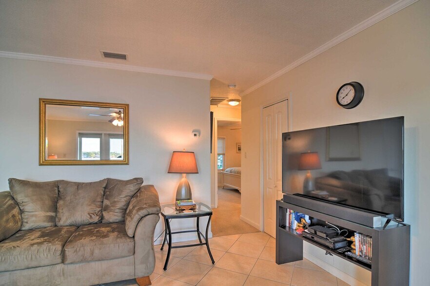 Building Photo - 5285 Coquina Key Dr SE