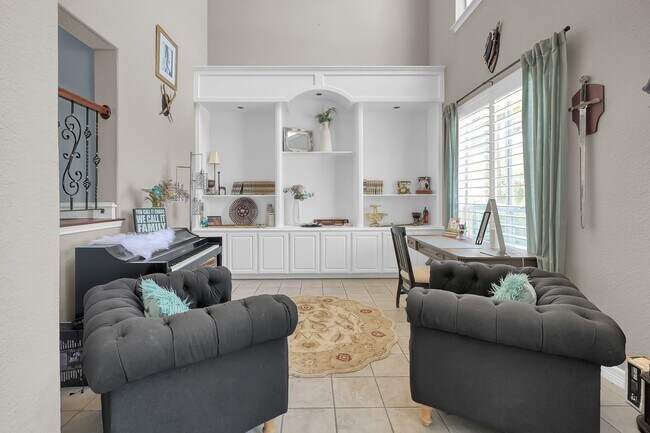 Building Photo - 71 La Jolla Cir