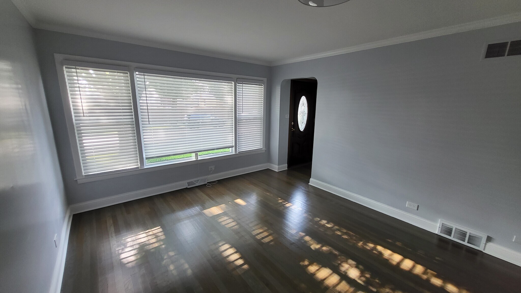 Living Room/Front Entrance-Exit - 2908 N Sayre Ave