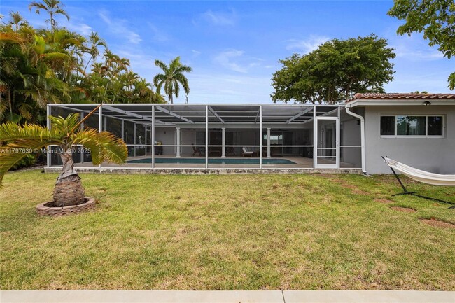 Building Photo - 608 1st Key Dr