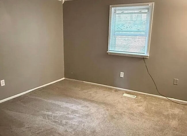 Building Photo - Beautiful 3 Bedroom House