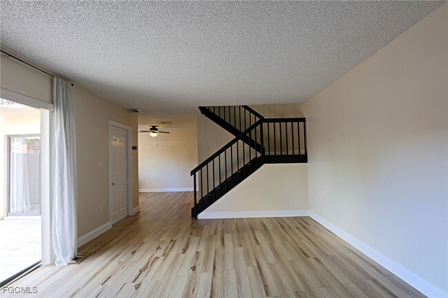 Building Photo - 5219 Cedarbend Dr