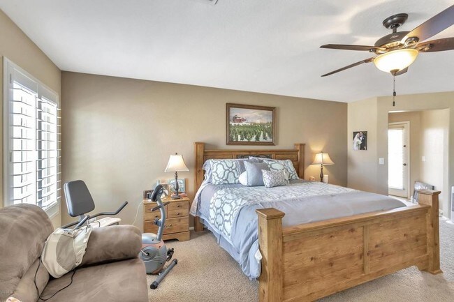 Building Photo - Fully Furnished