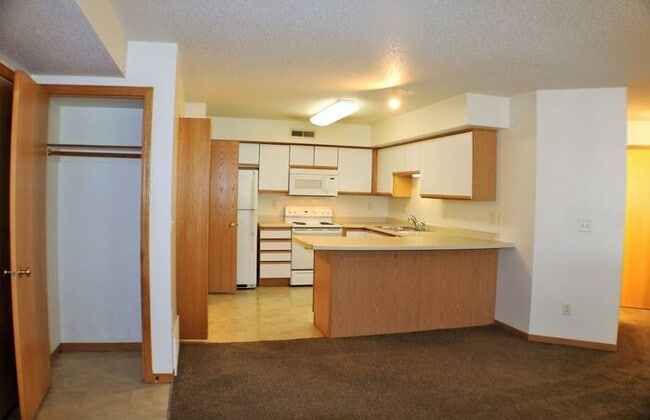 Building Photo - $1,395 | 2 Bedroom, 2 Bathroom Condo | Pets Negotiable* | Available for July 1st, 2026 Move In!