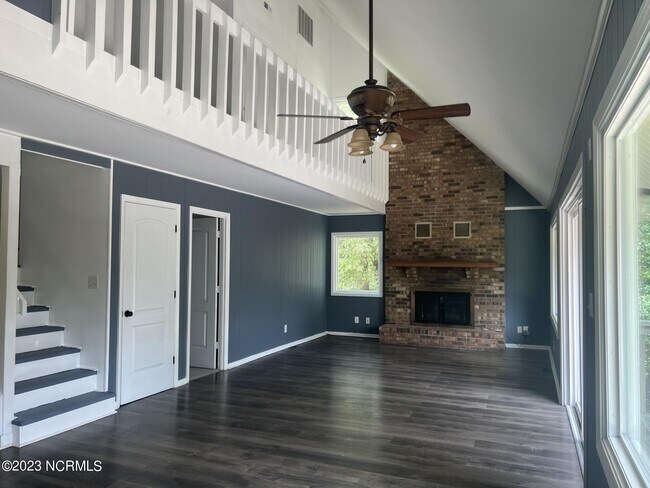 Building Photo - 108 Juniper Ct