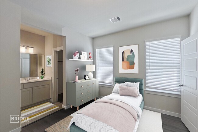 Building Photo - 335 Huisache St