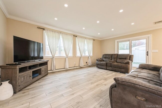 Building Photo - 196 Willowood Dr