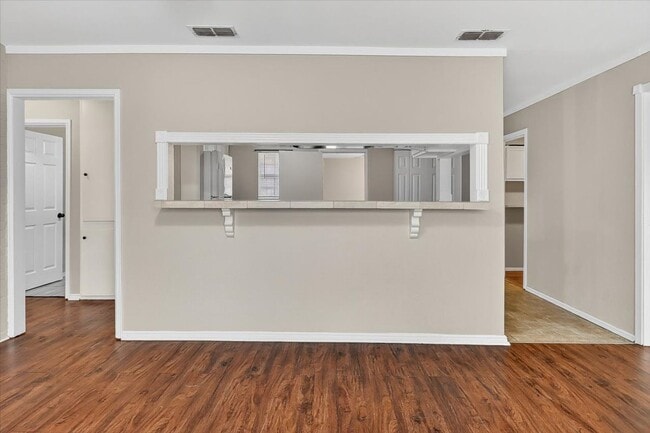 Building Photo - 4729 Prinston- 4bed/1bath- $1,395/month