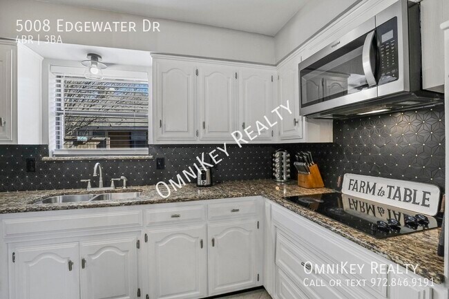 Building Photo - 5008 Edgewater Dr