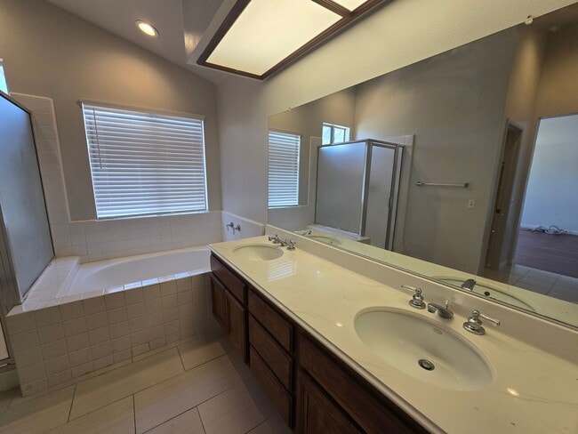 Building Photo - 3207 Maricotte Dr