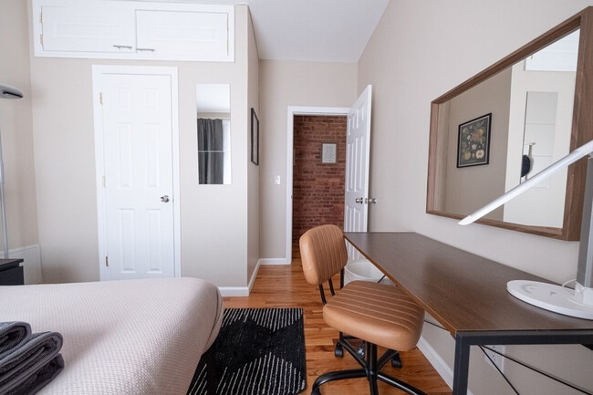 Building Photo - 125 La Salle St