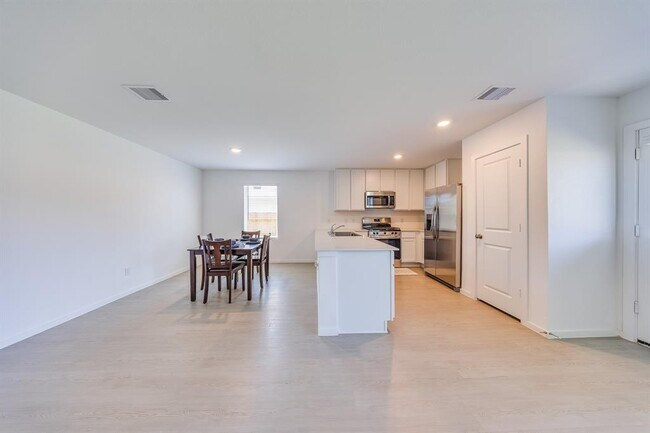 Building Photo - 18208 Pontecorvo Ln