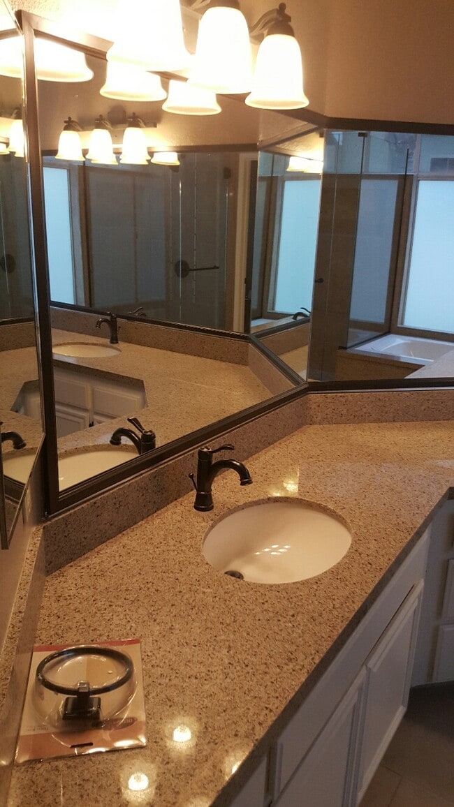 MstrBath - 11431 Corte Playa Laguna