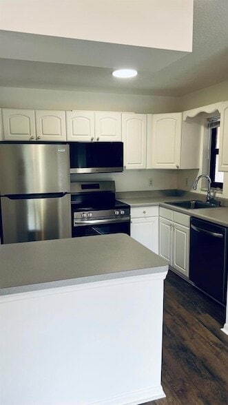 Building Photo - 2454 SE Garden Terrace