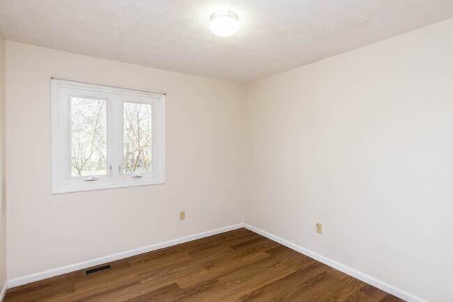 Building Photo - 5334 Tara Hill Dr
