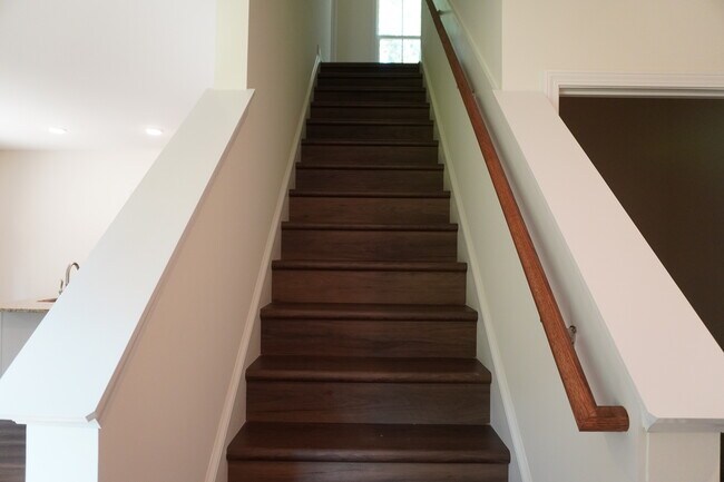 Building Photo - 385 Buhmann Dr