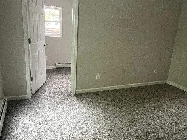 Building Photo - Move in to this singe family fully renovated home featuring 3 bedrooms 2 full baths located direc...