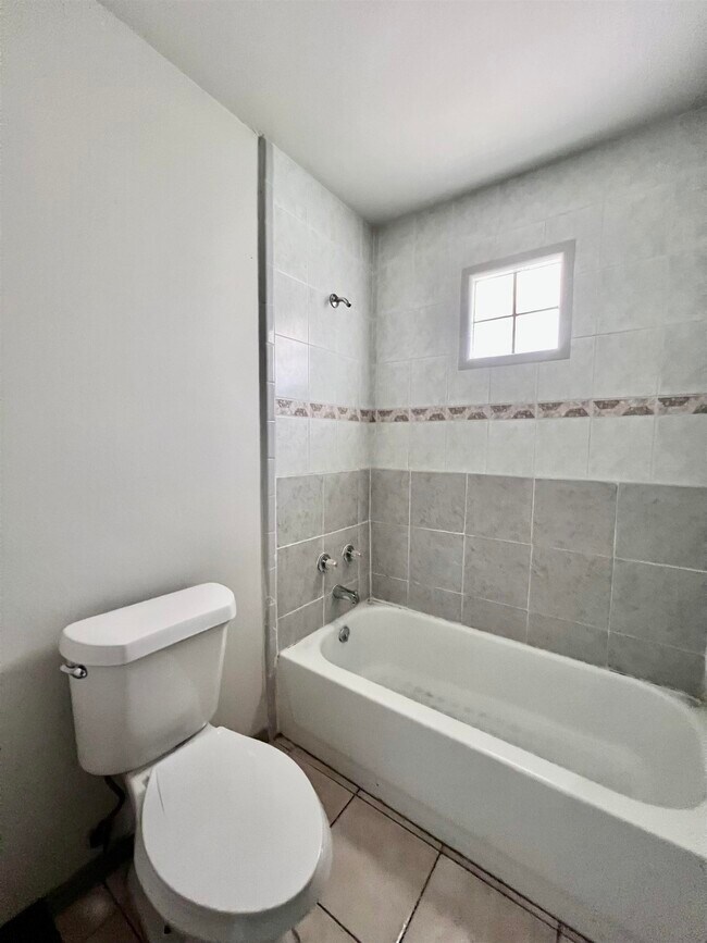 Building Photo - 507 Shiloh Dr