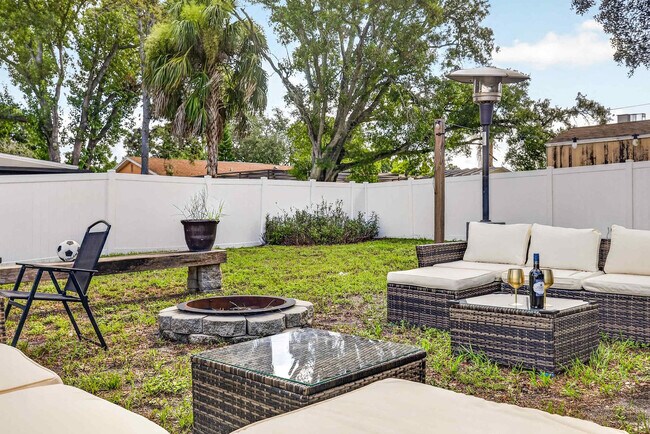 Building Photo - 6515 Yosemite Dr
