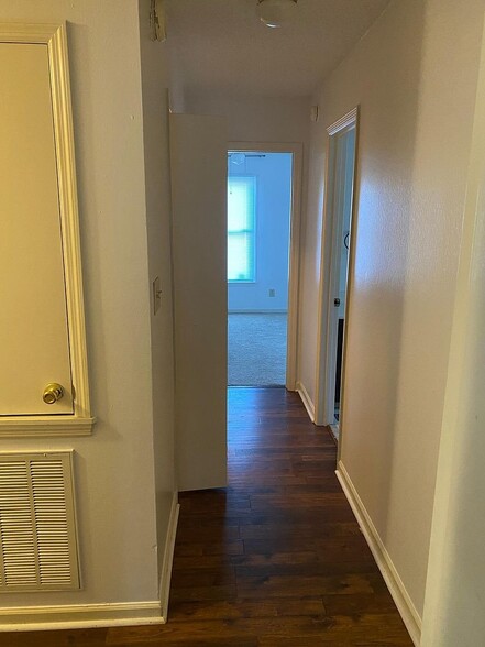 Building Photo - 7909 Sumter Pl
