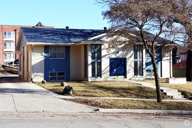 Primary Photo - 659 17th St
