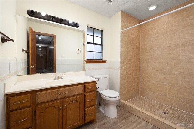 Building Photo - 22 8th