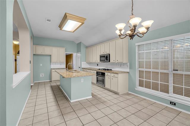 Building Photo - 6911 Thunderbird Dr