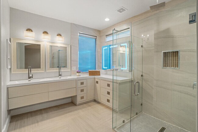 Building Photo - 6464 Snowheights Ct