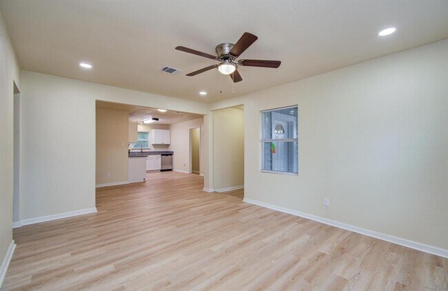 Building Photo - 6510 Cherrydale Dr