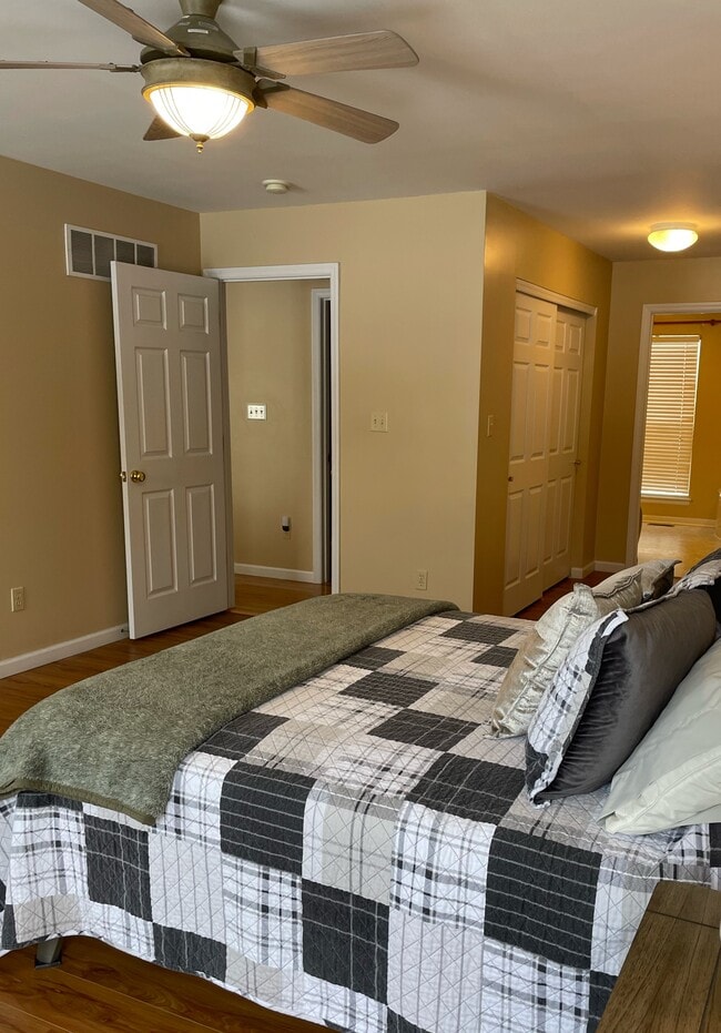 Building Photo - 16 Sea Pines Ct