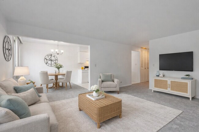 Building Photo - 2650 Brookwood Way Dr