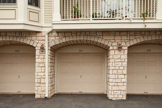 Building Photo - 321 Edmonton Ct