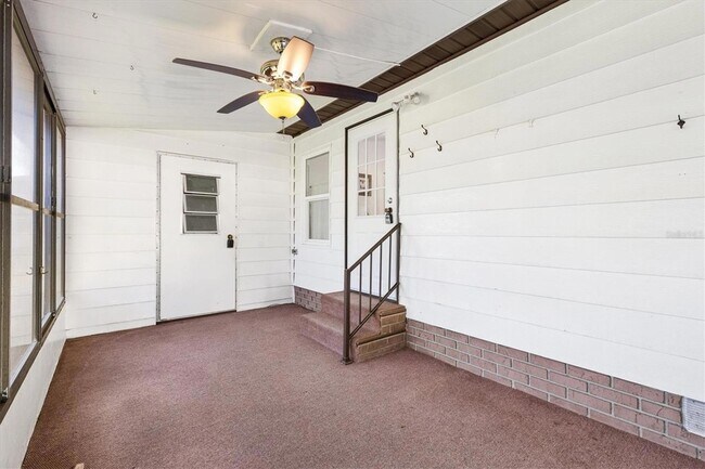 Building Photo - 732 Royal Palm Ave