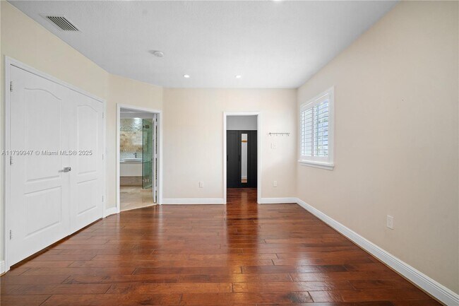 Building Photo - 9101 SW 41st St