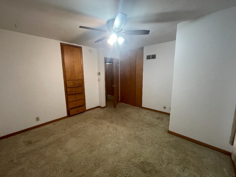 Building Photo - 1302 E Mumford Dr