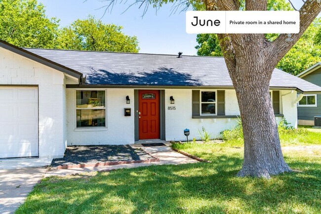 Building Photo - Private bedroom in 3 bed/2 bath Home