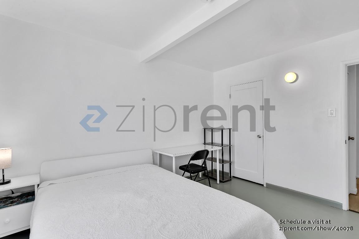 Building Photo - 1387 Goettingen St