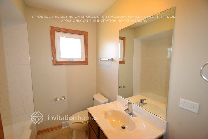 Building Photo - 150 E Winthrop Ave