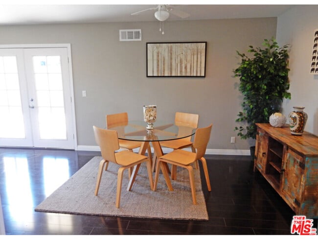 Building Photo - 705 N Dillon St