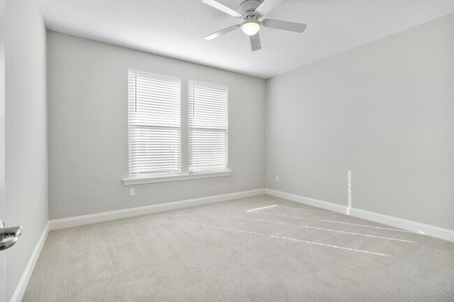 Building Photo - 147 Cool Spgs Ave