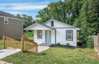 Building Photo - 2 Bed, 1 Bath Home in Downtown Greenville Available