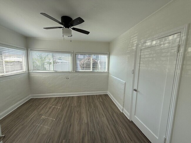 Building Photo - La Mesa Multi