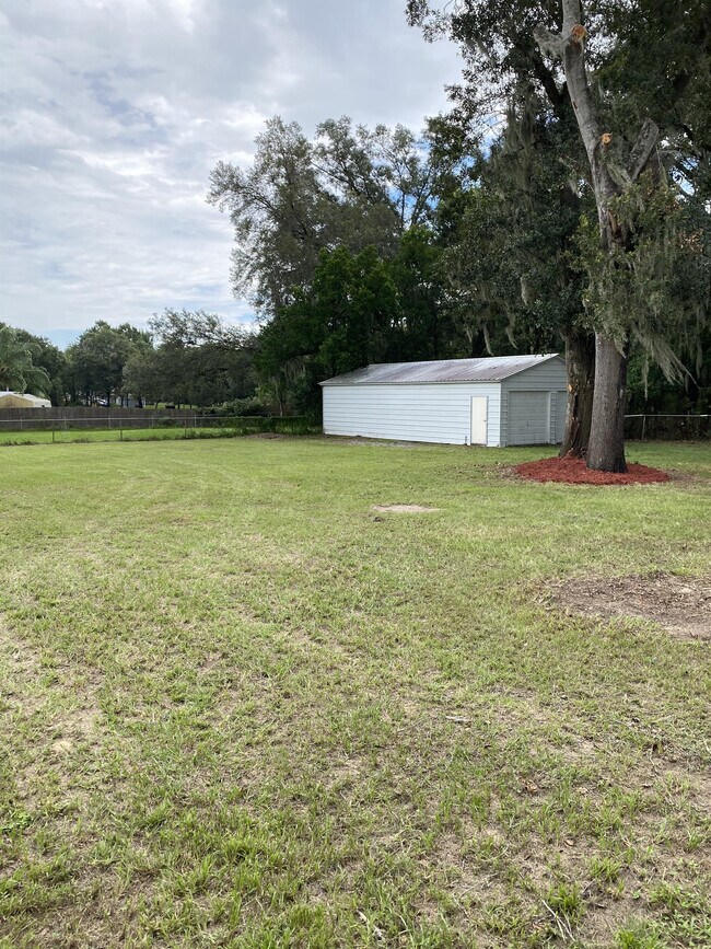 Building Photo - 740 Knowles Rd